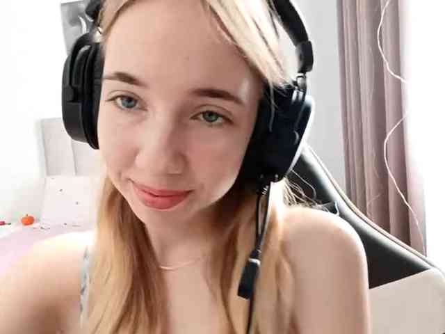 VioletteReeves webcam