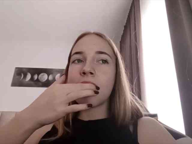 VioletteReeves webcam