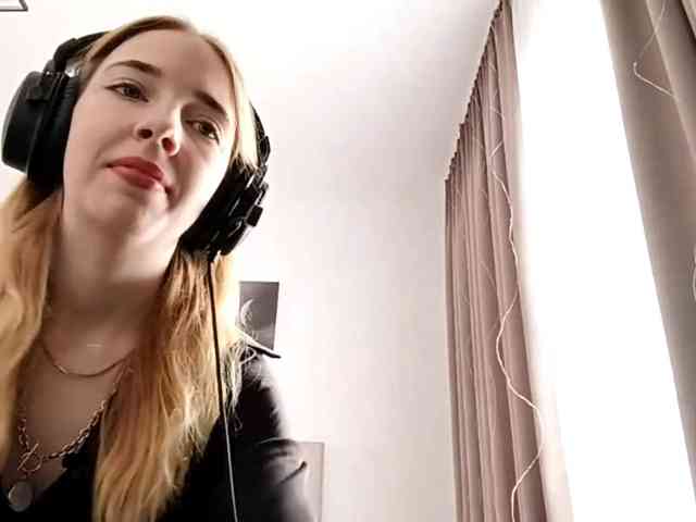 VioletteReeves webcam