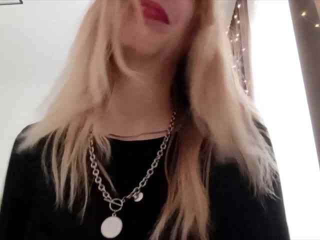 VioletteReeves webcam