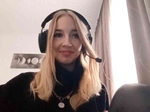 VioletteReeves webcam