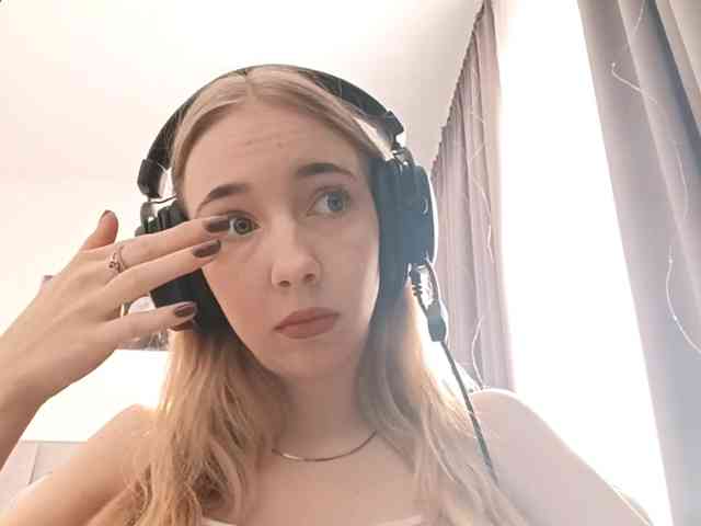 VioletteReeves Live Webcam on BongaCams