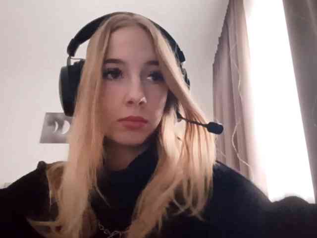 VioletteReeves webcam