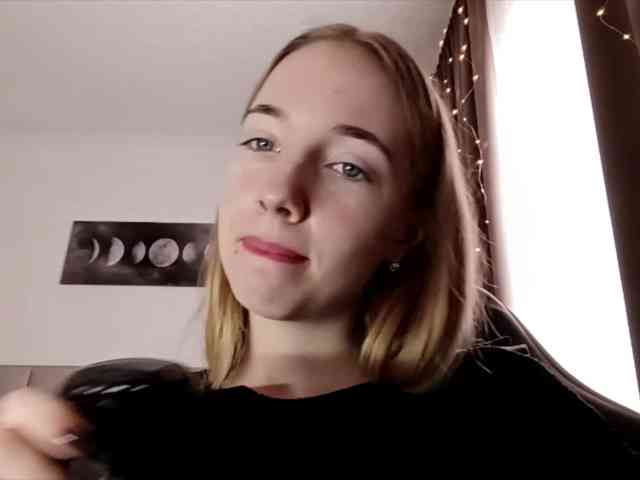 VioletteReeves webcam