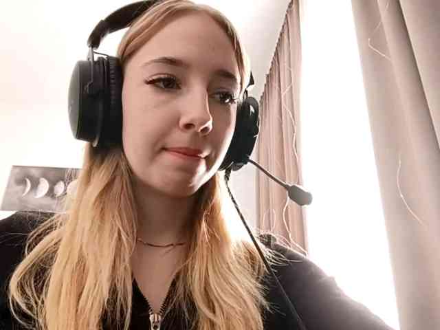 VioletteReeves webcam