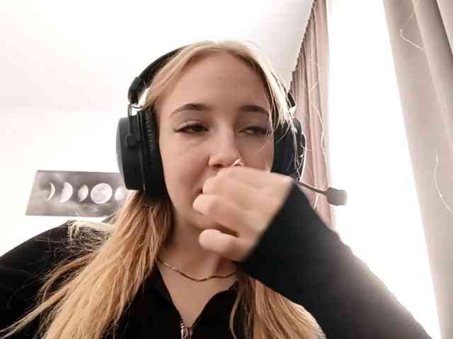 VioletteReeves webcam