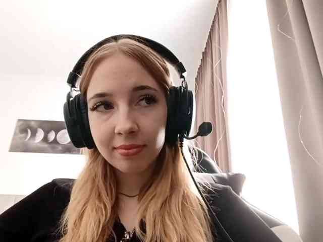 VioletteReeves webcam