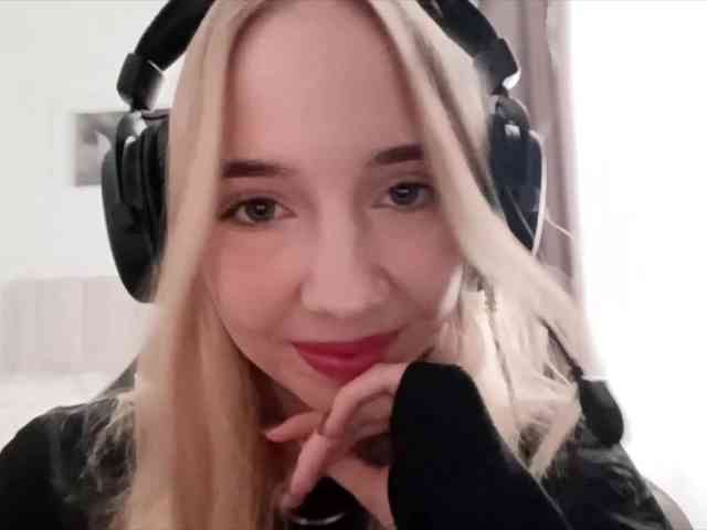 VioletteReeves webcam