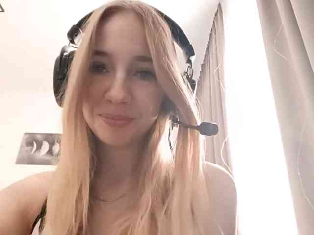 VioletteReeves webcam