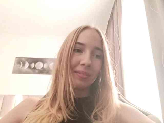 VioletteReeves webcam