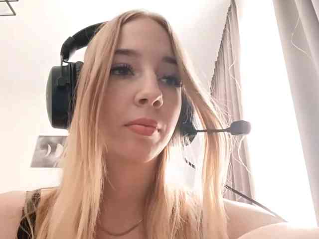 VioletteReeves webcam