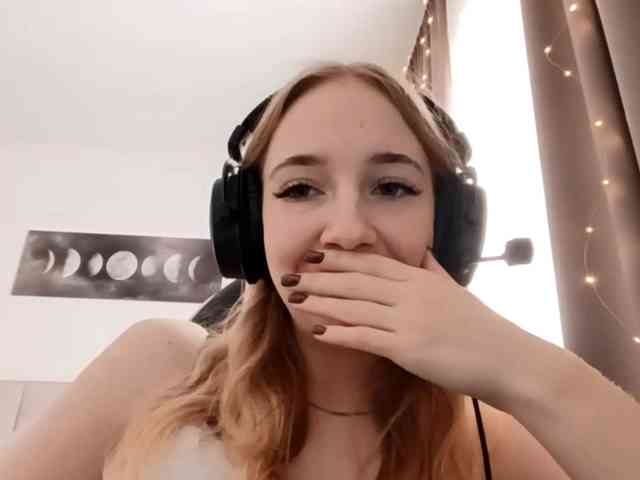 VioletteReeves webcam