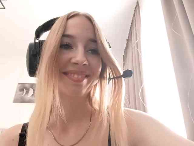 VioletteReeves webcam