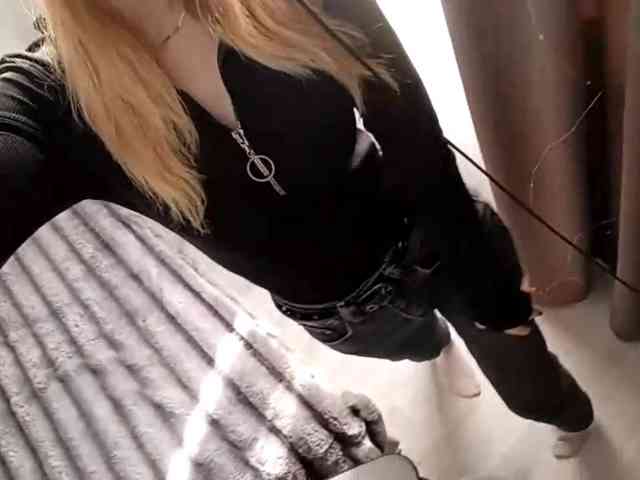 VioletteReeves webcam