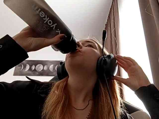 VioletteReeves webcam