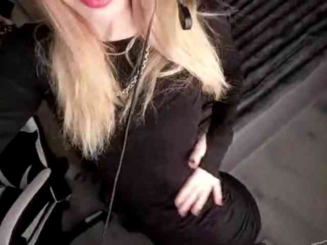 VioletteReeves webcam