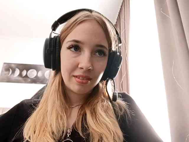 VioletteReeves webcam