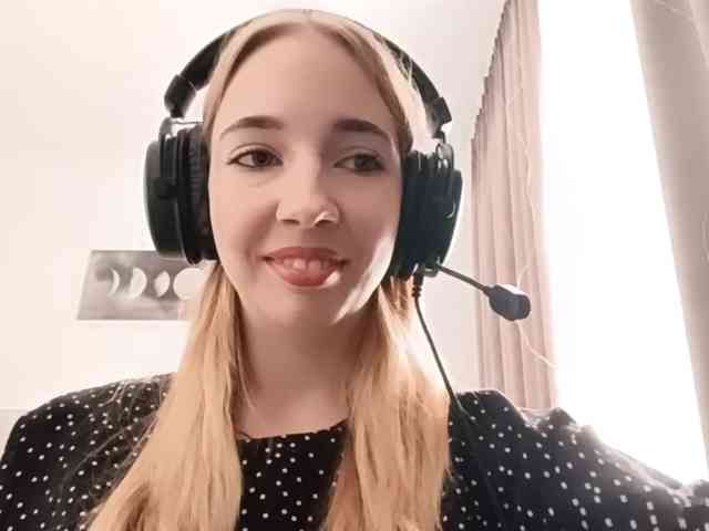 VioletteReeves webcam