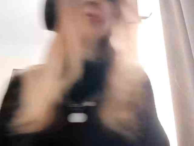 VioletteReeves webcam