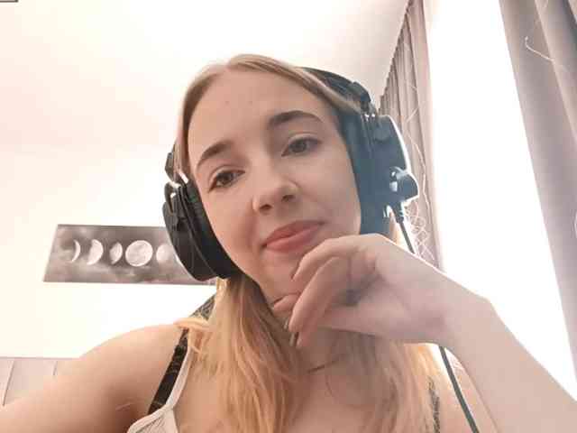 VioletteReeves webcam