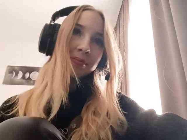 VioletteReeves webcam