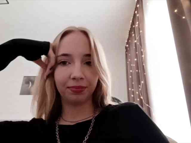 VioletteReeves webcam