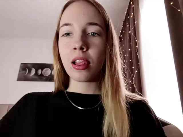 VioletteReeves webcam