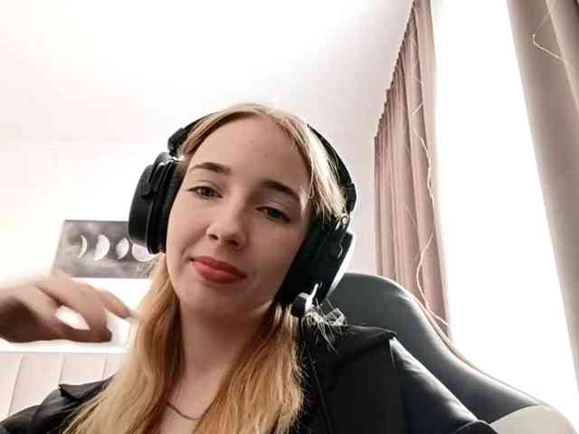 VioletteReeves webcam