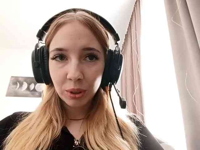 VioletteReeves webcam