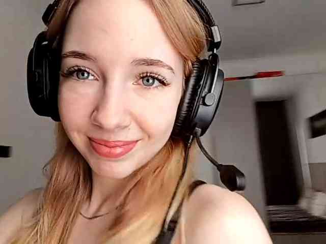 VioletteReeves webcam