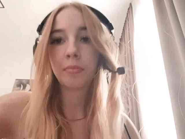 VioletteReeves webcam