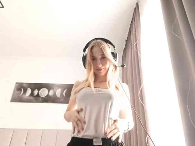 VioletteReeves webcam