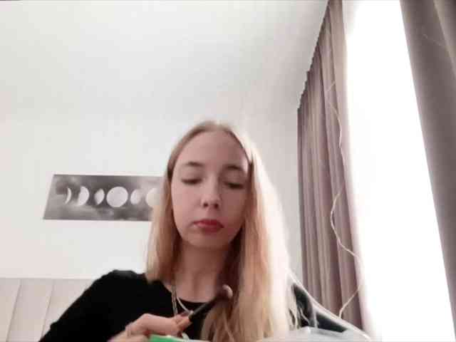 VioletteReeves webcam