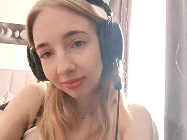 VioletteReeves webcam