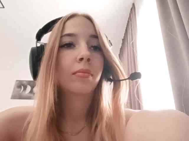 VioletteReeves webcam