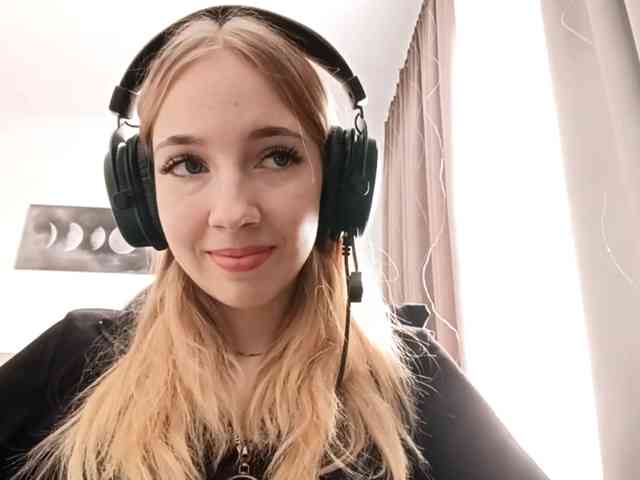 VioletteReeves webcam