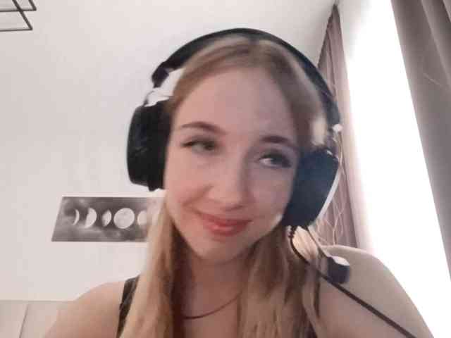 VioletteReeves webcam