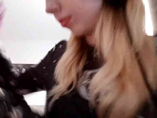 VioletteReeves webcam