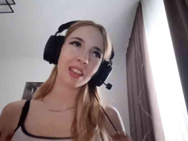 VioletteReeves webcam