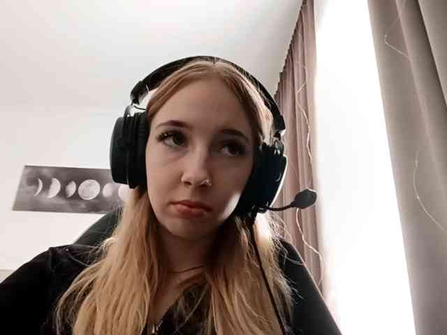 VioletteReeves webcam