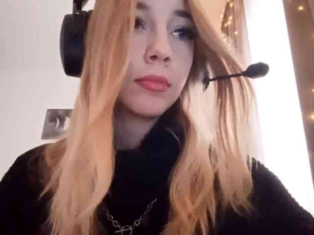 VioletteReeves webcam