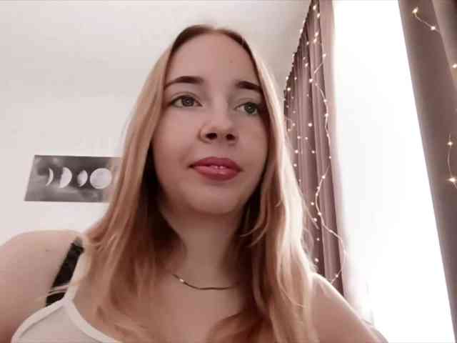 VioletteReeves webcam