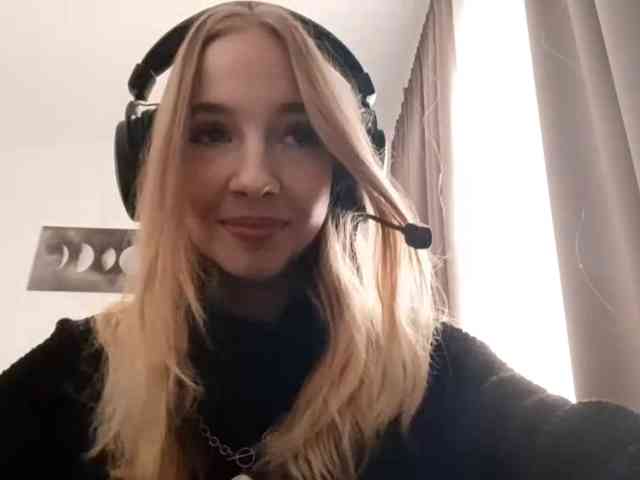 VioletteReeves webcam