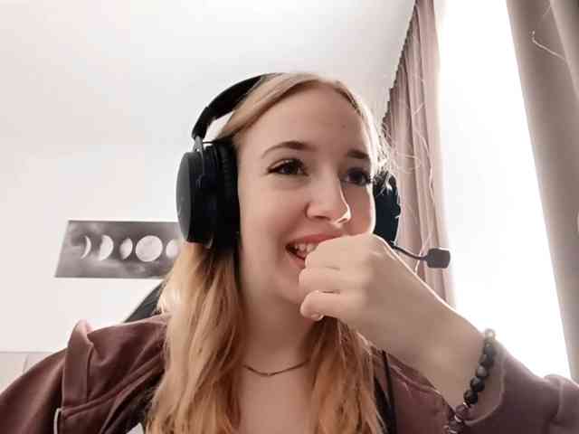 VioletteReeves webcam