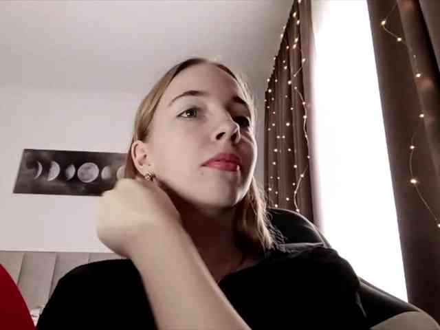 VioletteReeves webcam