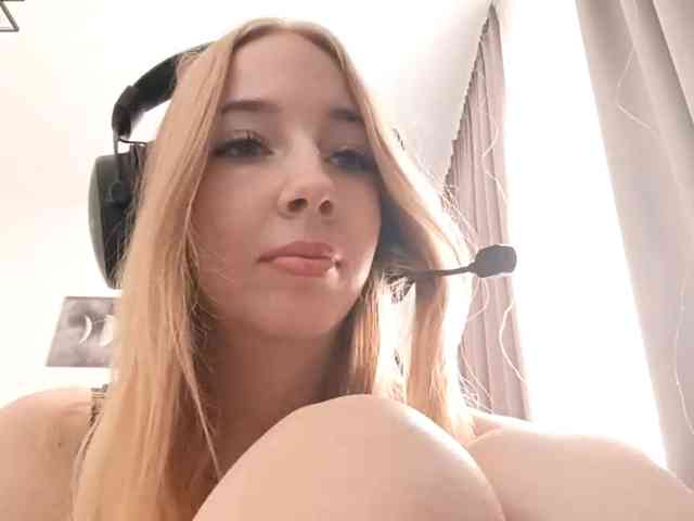 VioletteReeves webcam