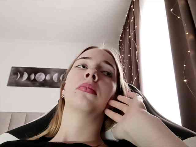 VioletteReeves webcam