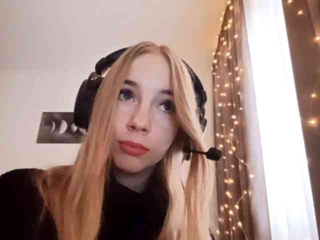 VioletteReeves webcam