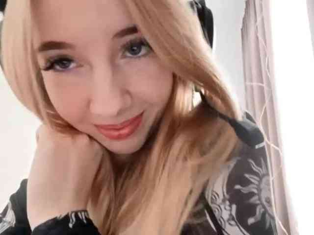 VioletteReeves webcam