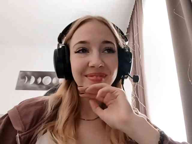 VioletteReeves webcam